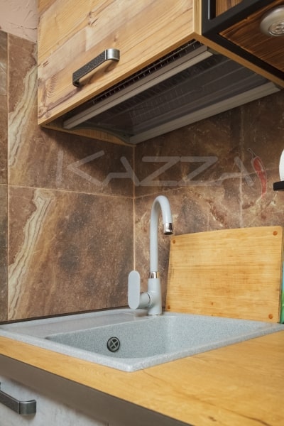 kuhnya-na-zakaz-s-fasadami-plastik-ot-proizvoditelya-841-foto-7